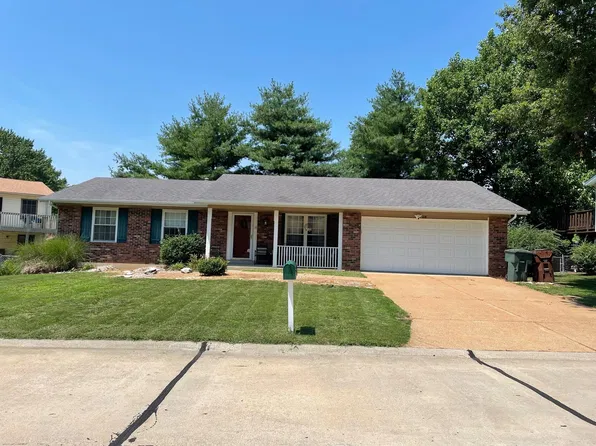 18 Lemon Tree Dr, Saint Peters, MO 63376