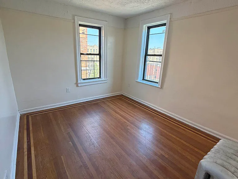 1165 Pugsley Ave #E1 — Photo 1