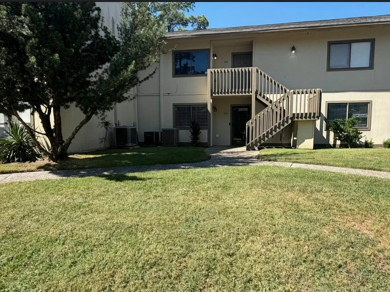 3 bed, 2.0 bath, 1488 sqft, $1,850 — Photo 1