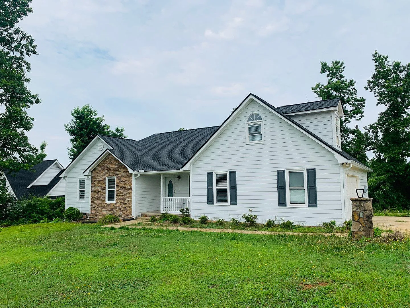 Great location, private/wooded lot, large deck, 4th bedroom up w/attic storage, 2 car garage, ful... — Photo 1