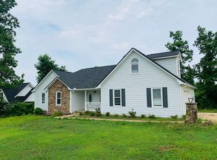 61 Garden Hills Dr, Newnan, GA 30263