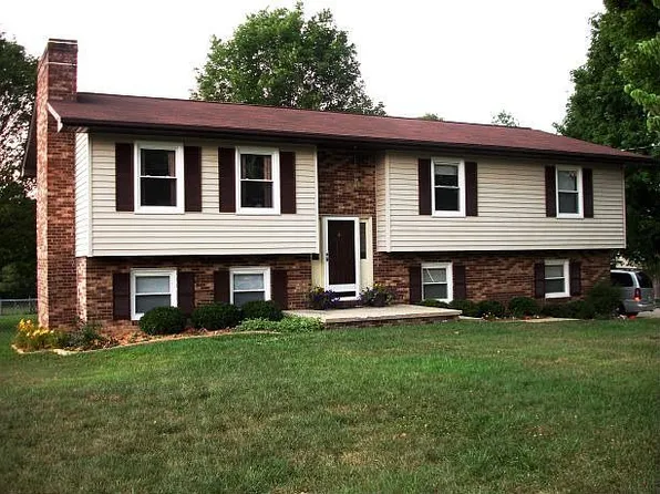 135 Elm Hill Dr, Jonesborough, TN 37659