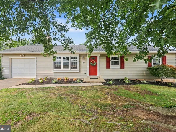 7240 Audubon Dr, Harrisburg, PA 17111