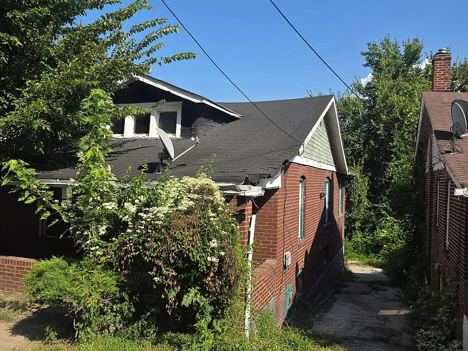 3422 Lucas And Hunt Rd