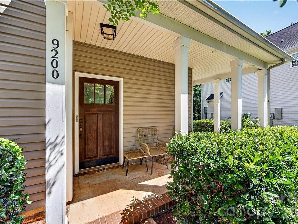 1st image of 9200 Royal Highlands Ct
