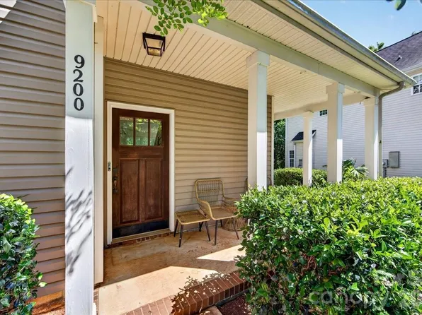 9200 Royal Highlands Ct, Charlotte, NC 28277