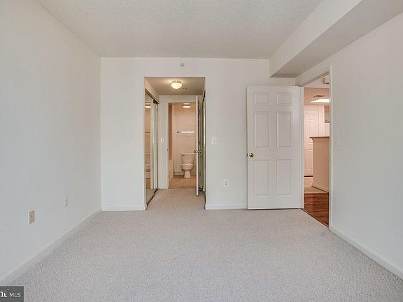 5th image of 3830 9th St N APT 607E
