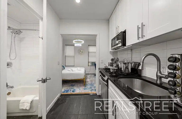 109 Madison St #1 — Photo 1
