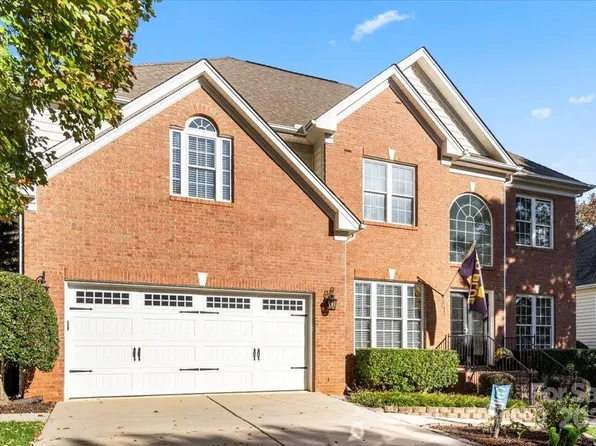 11809 Farnborough Rd, Huntersville, NC 28078