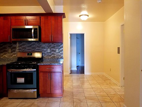 4th image of 9036 149th St APT 5R