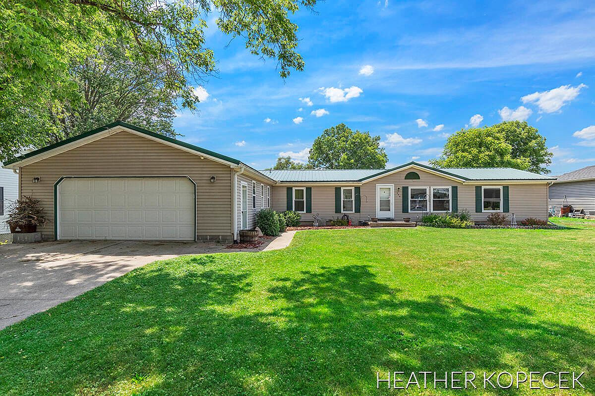 309 Welton St, Ionia, MI 48846 Zillow