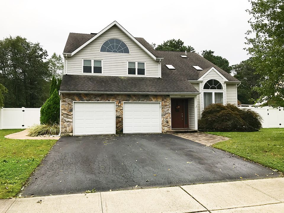 883 Molde Ct