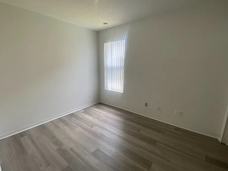 1239 Dunbrooke St — Photo 12