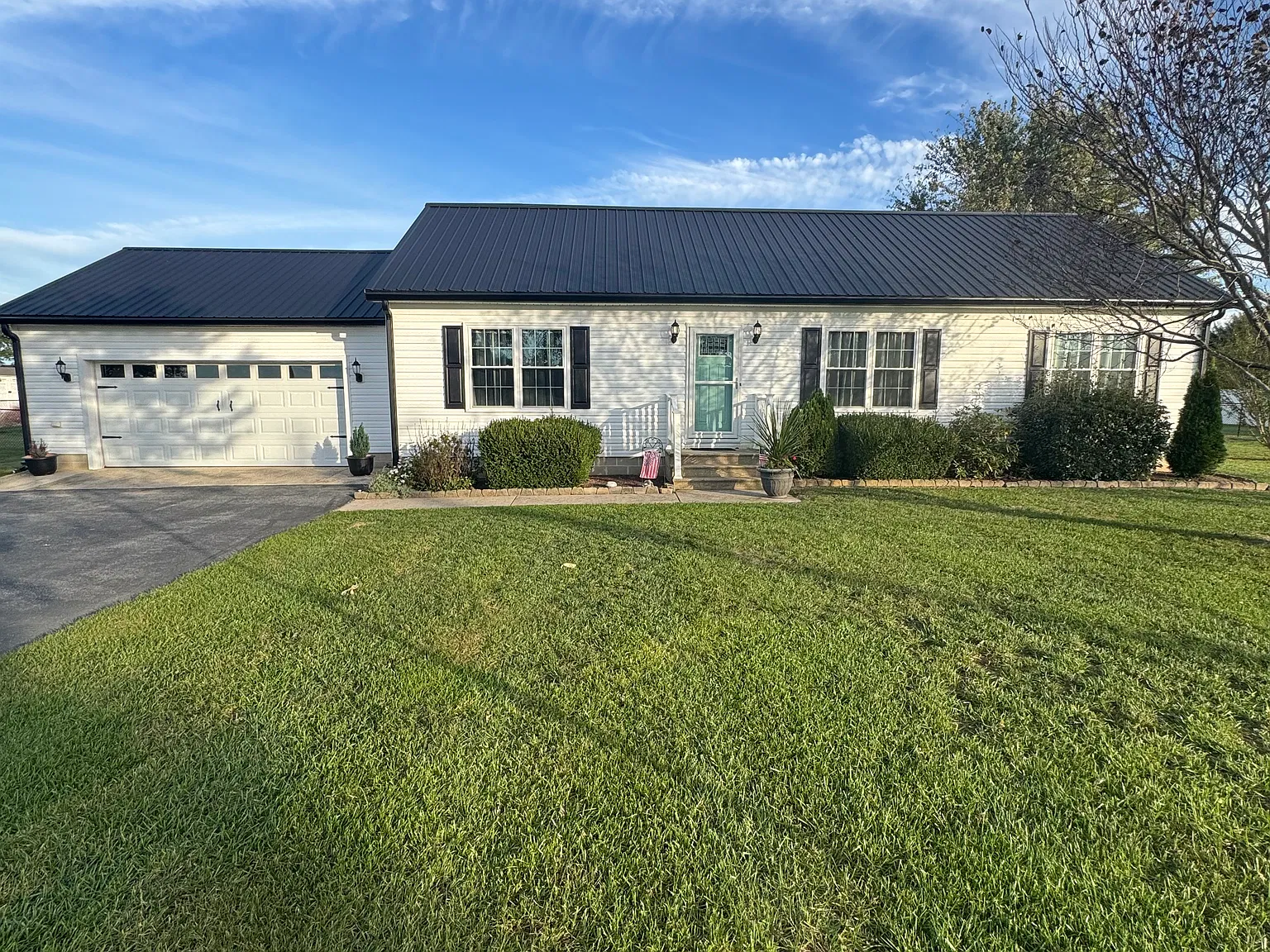3 bed, 1720 sqft, $2,350 — Photo 1