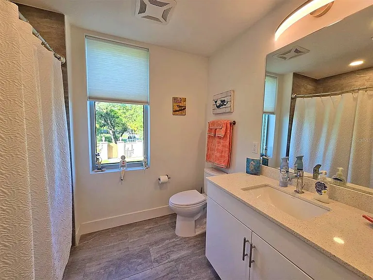 1709 N Tamiami Trl #201 — Photo 15