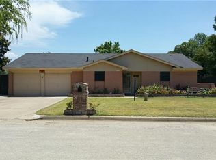 6909 Stonewall Rd, Forest Hill, TX 76140