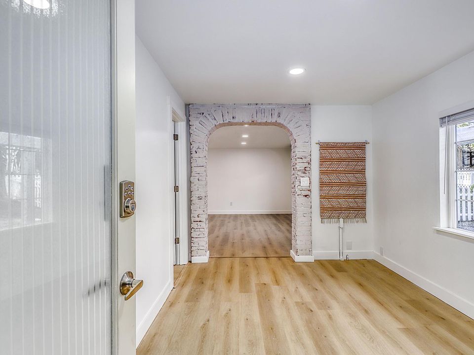 1st image of 6823 NE Geneva St #A