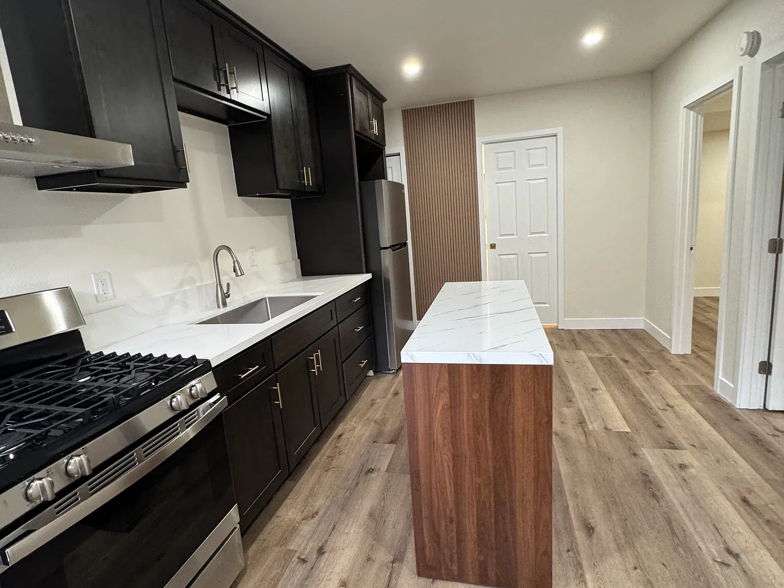 2 bed, 520 sqft, $1,750 — Photo 2