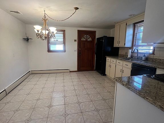 5th image of 13 Lantern Rd