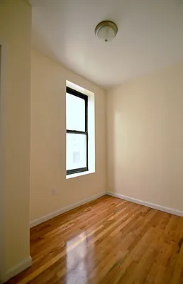 Rented by CITY SKYLINE REALTY INC | media 11