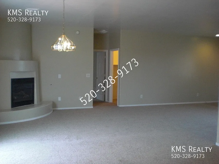 3 Bedroom 2 Bath - Owner/Agent — Photo 3
