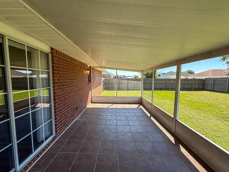 1519 Sandcliff Dr — Photo 21