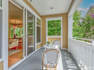 156 Hall Brothers Loop UNIT 102, Bainbridge Island, WA 98110