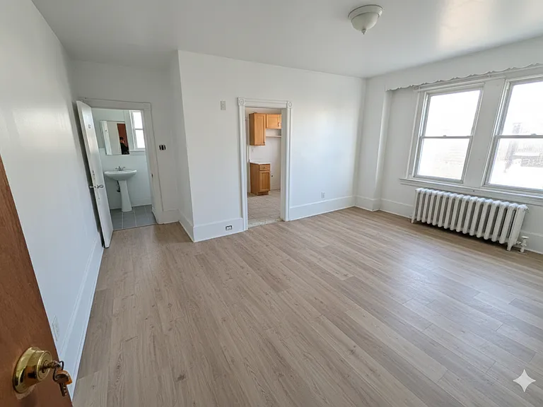 18 N Georgia Ave #3 — Photo 3