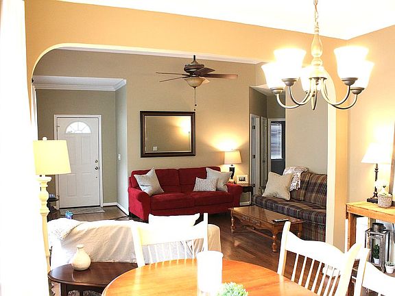 Living Room/Dining Room