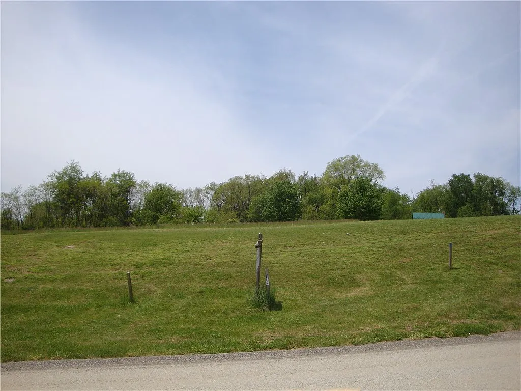 715 Victoria Way photo 1