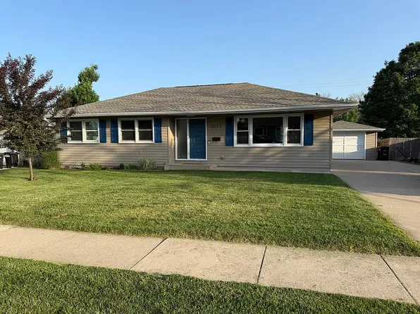 3035 19th Ave, Marion, IA 52302