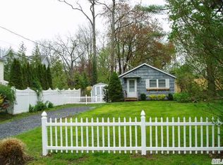 79 Magnolia Dr, Kings Park, NY 11754