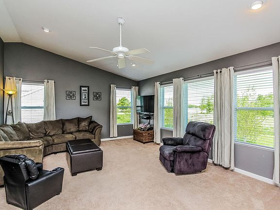 3rd image of 6353 Mesa View Dr