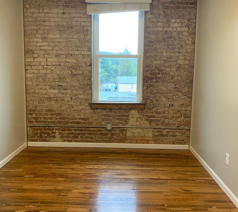 Herb House 109 Pendleton St Marion VA Zillow