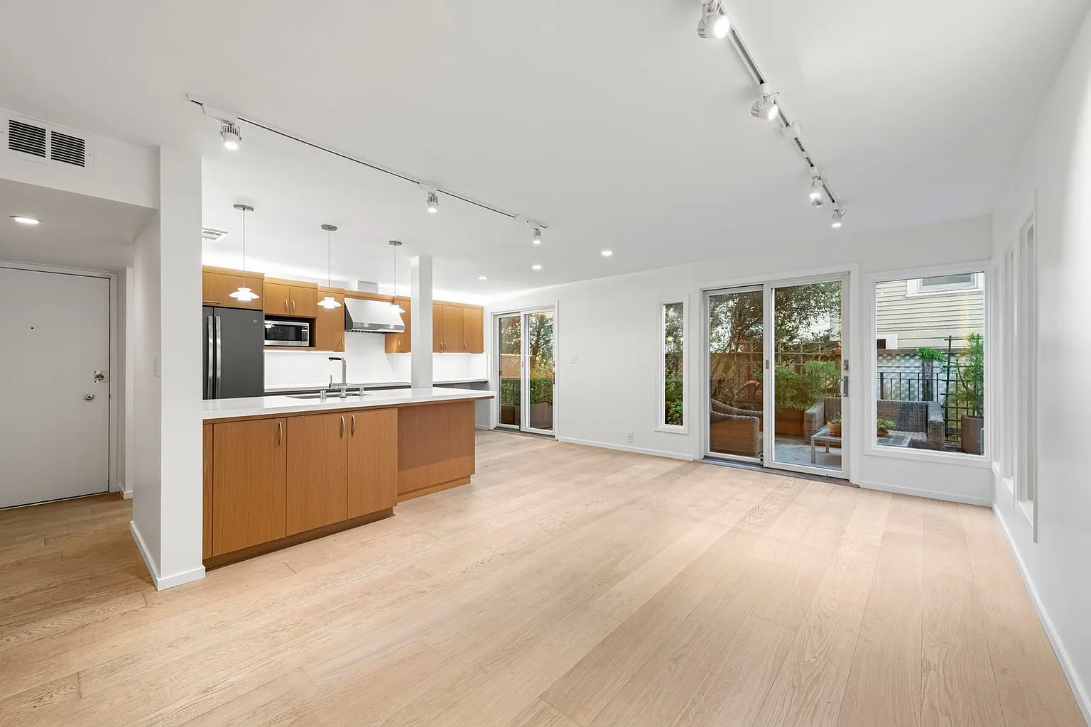 2121 Laguna St #600 photo 1