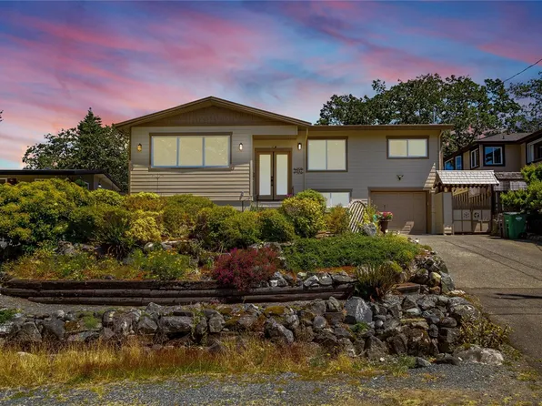 3947 Morgan St, Saanich, BC V8X 1Z9