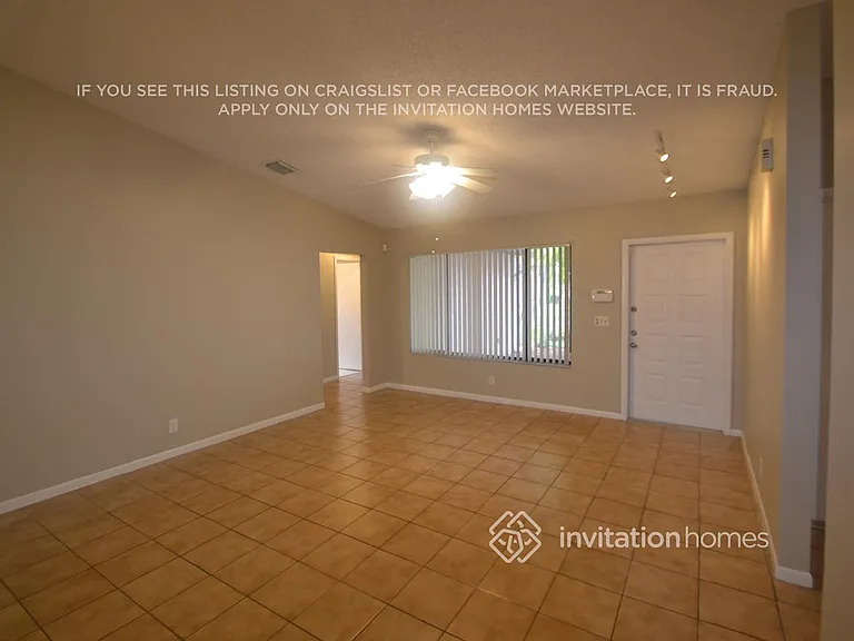 4933 NW 96th Ter — Photo 3