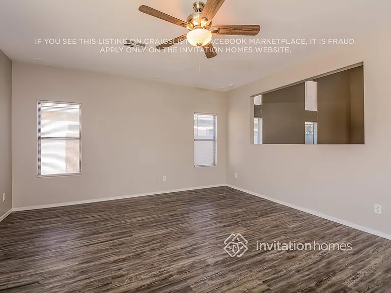 10237 W Chipman Rd — Photo 2