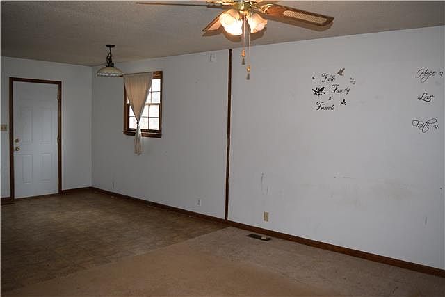 2nd image of 1742 Bend Rd