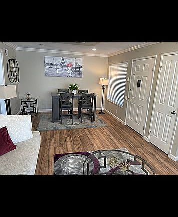 5th image of 211 Kenbrook Cir #211