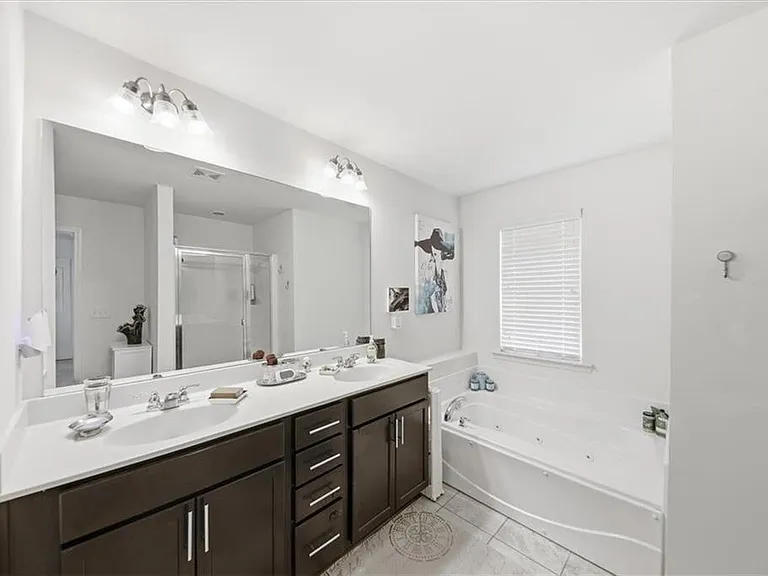 5527 Radford Loop — Photo 17
