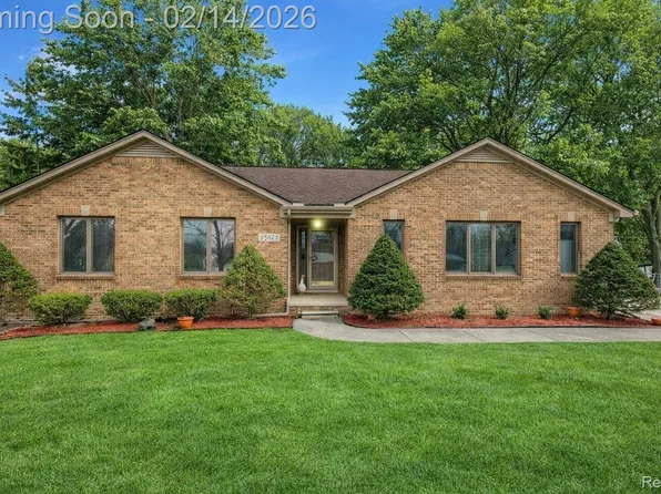 15924 Harrison St, Livonia, MI 48154