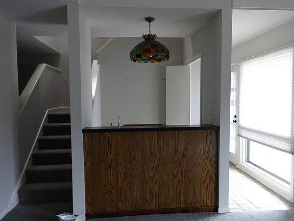 4th image of 687 Lakewood Dr