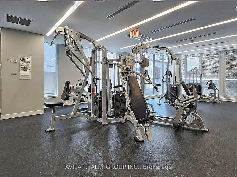 126 Simcoe St #301 — Photo 9