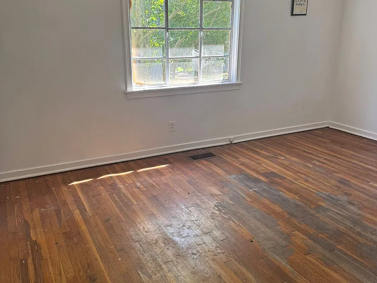 392 Cummins St — Photo 20
