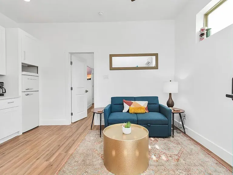 2825 Ball St #3 — Photo 1
