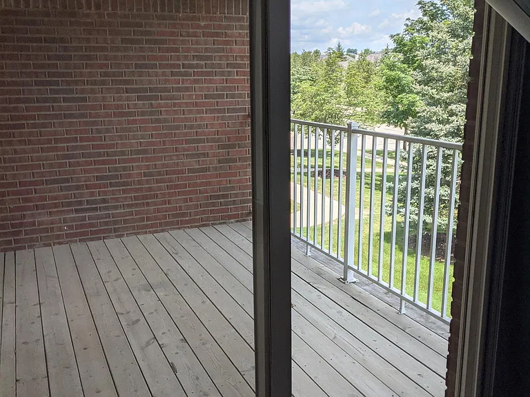16767 Carriage Way — Photo 25
