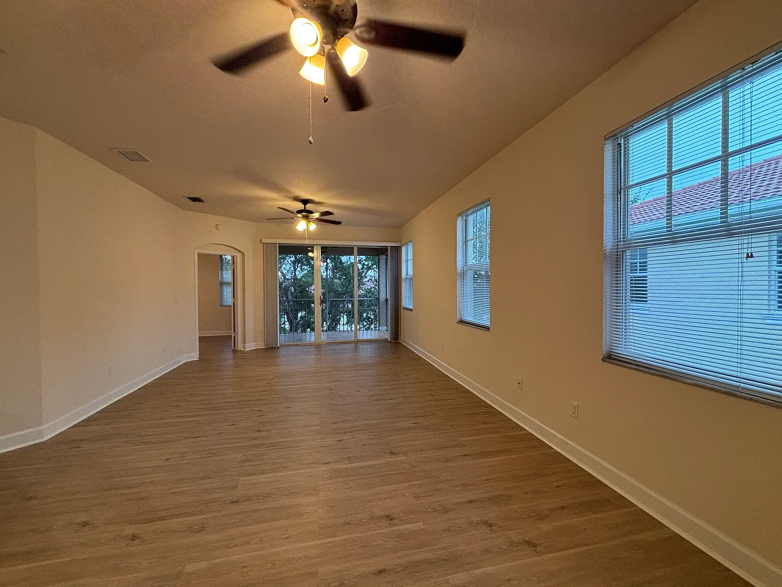 240 W End Dr — Photo 2