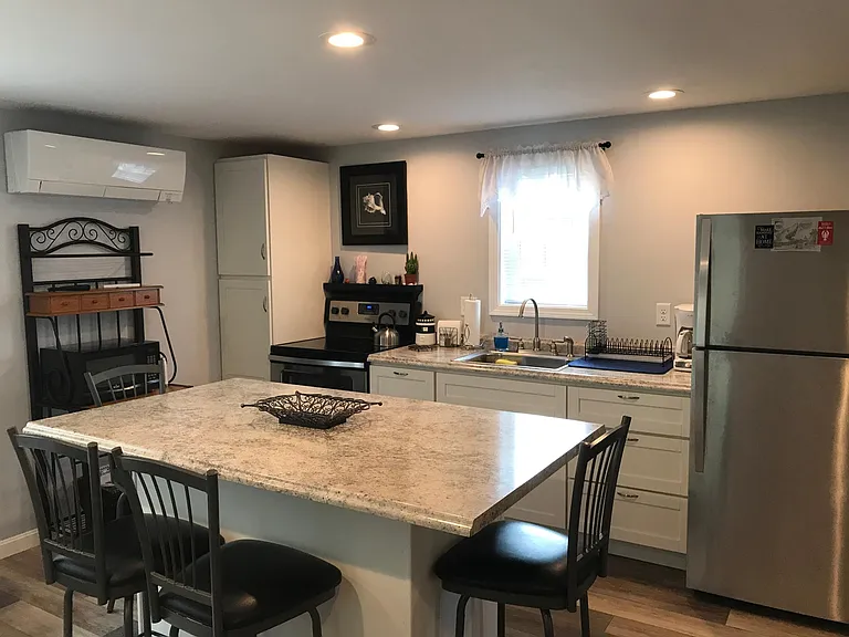 88 Carll Ave — Photo 5