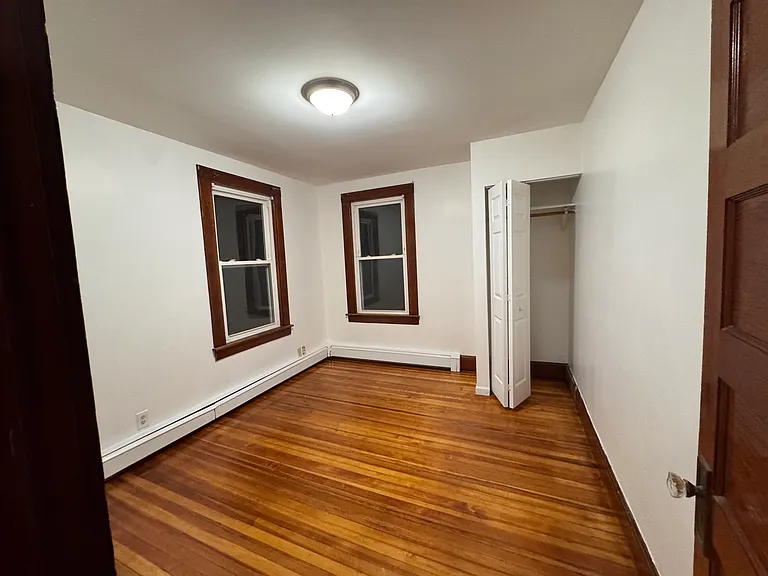 75 Queen St #1 — Photo 5